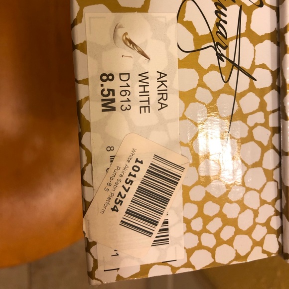 NIB ABS Akira White Satin Peep Toe Shoes - Picture 6 of 13